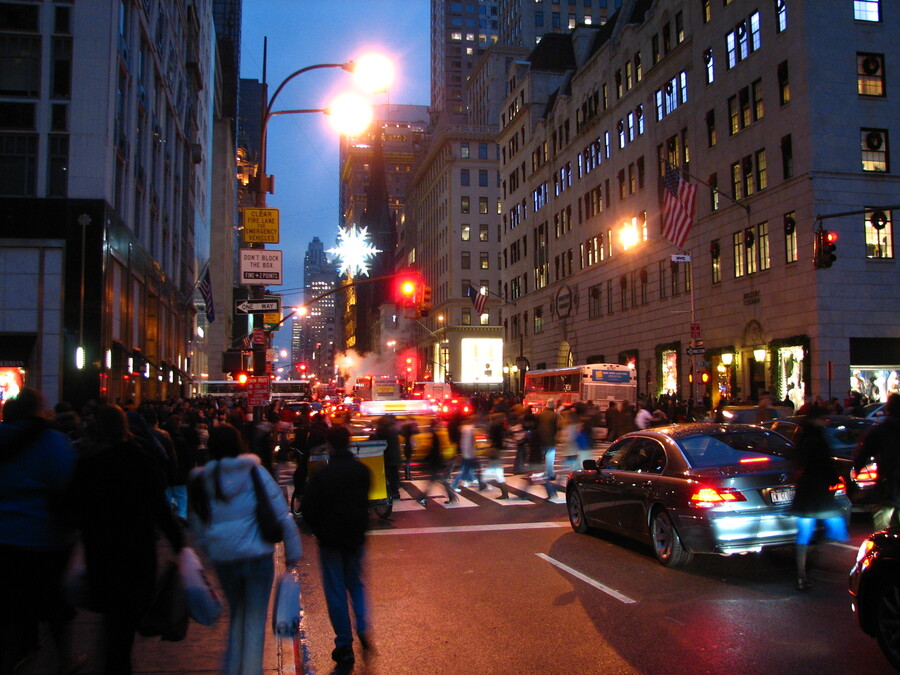 5th Avenue Shopping Madness