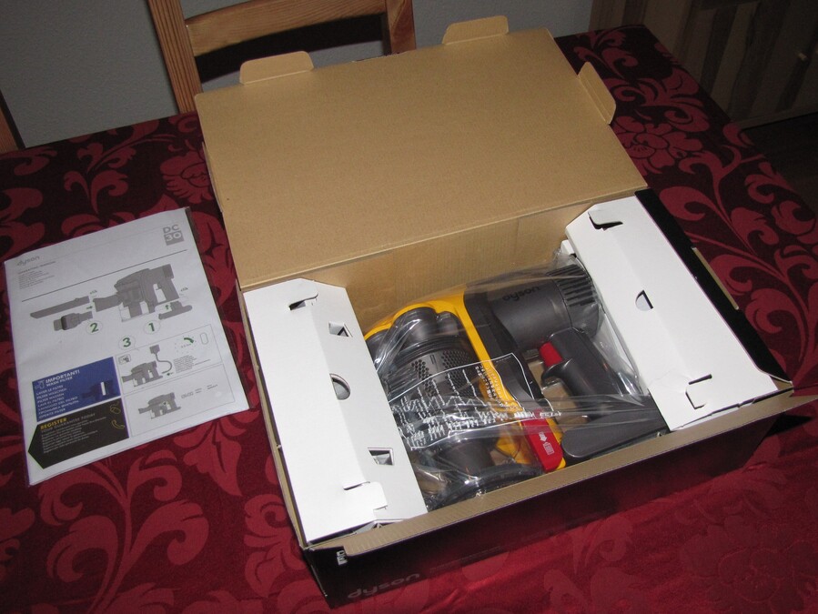 Unpacking the Dyson DC30
