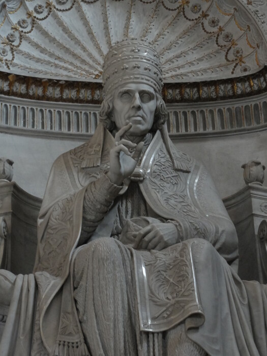 Statue of Pope Pius VII