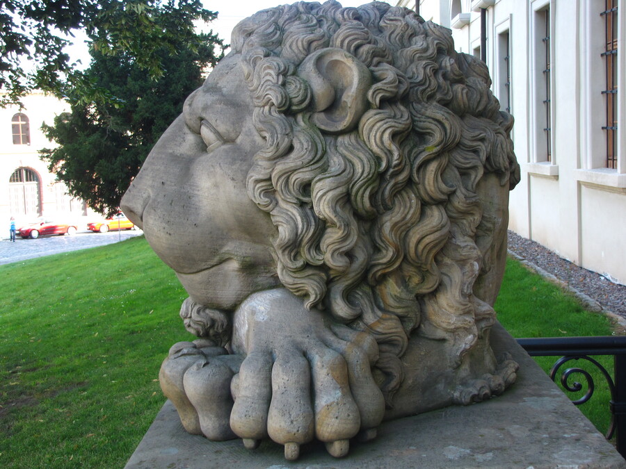 Grinning Lion, Weimar