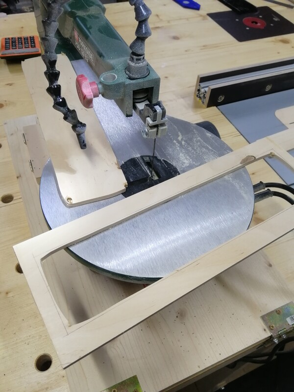 Front panel on the scroll saw